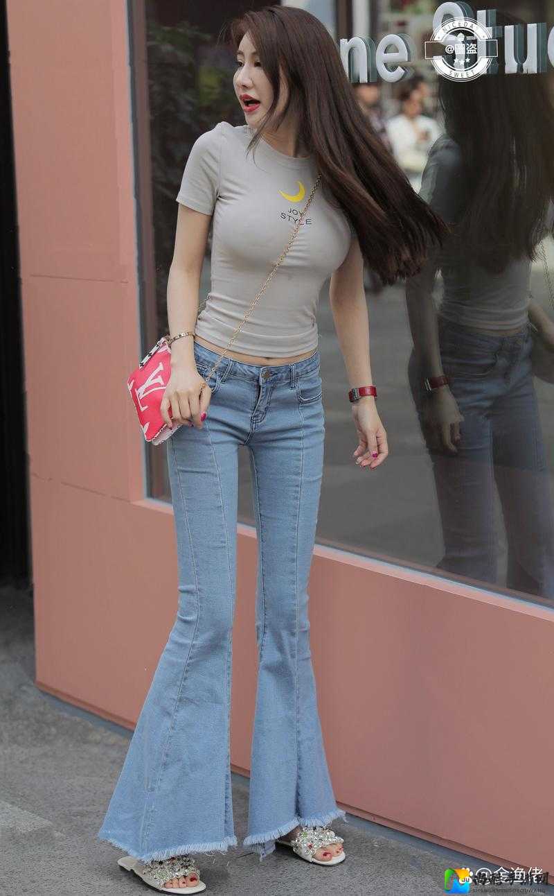 摸着邻居丰满少妇的奶，这是当代人对生活温度的终极想象？