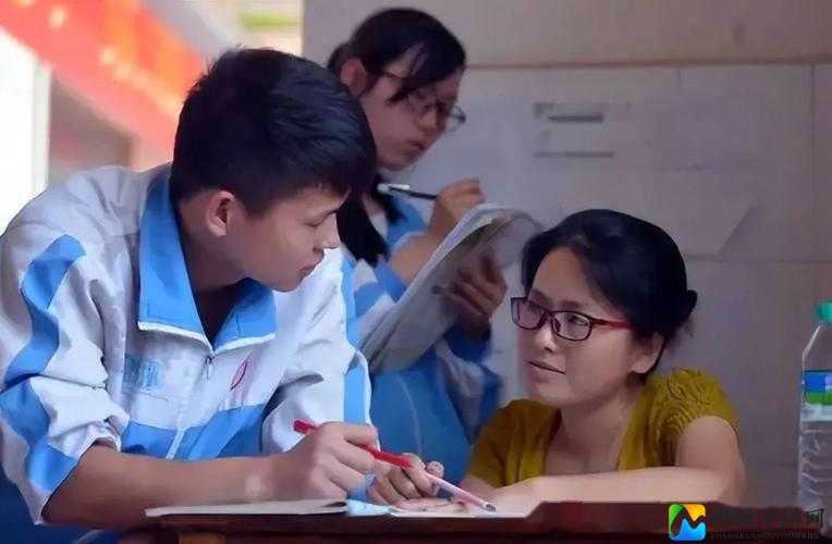 女初中生群体中的拍击互动：被误解的高中拍击文化与积极引导