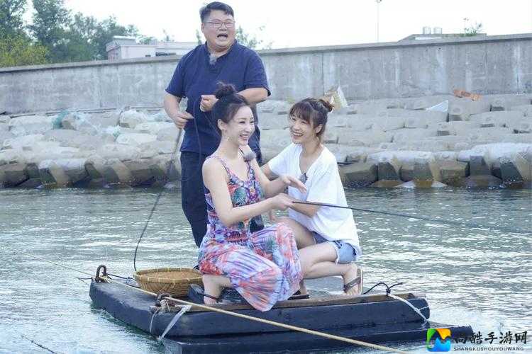 国产乱伦题材爆火背后：海角老女人的情感困境与时代共鸣